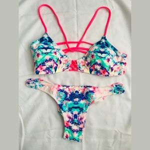 Victoria’s Secret bikini